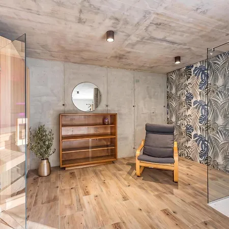Olivia Pool & Sauna Near Portoroz