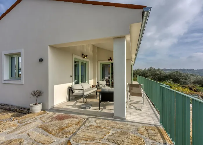 Pool Olivia With Sauna - Happy Willa
