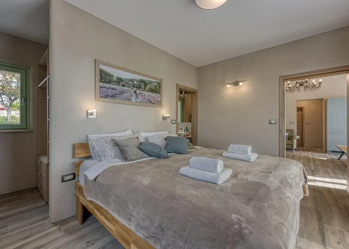 Apartamento Pool Olivia With Sauna - Happy Sečovlje